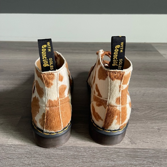 Dr. Martens Cowprint Hair-On Leather Boots – Tan & White, Rare, Unisex - Picture 4 of 7